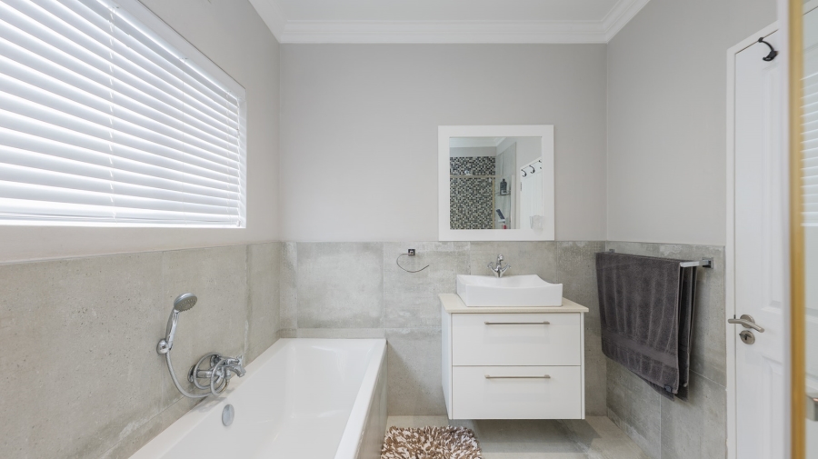 4 Bedroom Property for Sale in Agulhas Western Cape